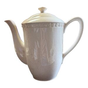 Vintage Wedgwood Hedge Rose Teapot W-62 England Cream Crackle Glaze Tea Pot